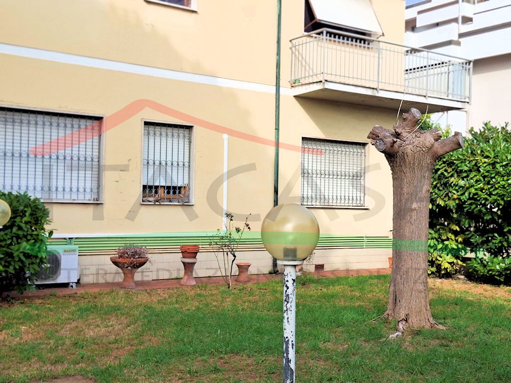 Appartamento Piano Terra Con Giardino